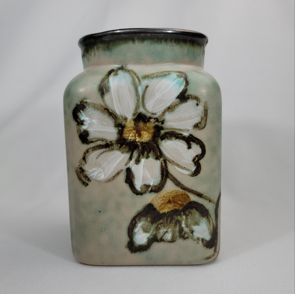 Hand Painted Pottery Jar - Floral Flowers - Picture 14 of 14